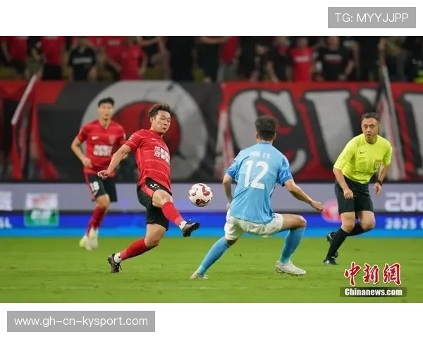 成都蓉城严鼎皓中路突破制造威胁